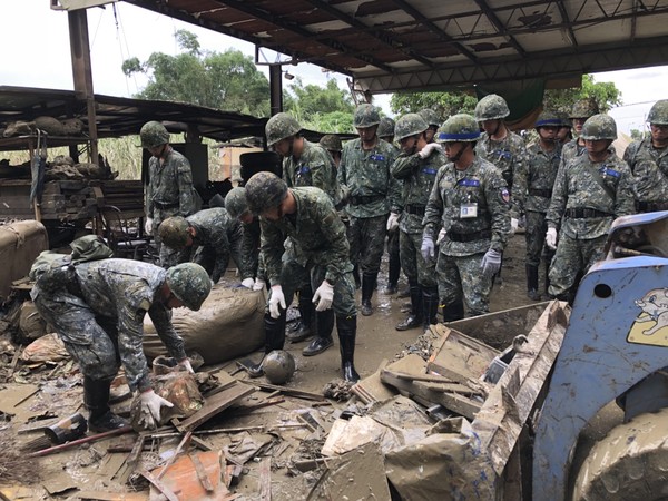 ▲▼國軍第四作戰區協助災後復原。（圖／八軍團提供）