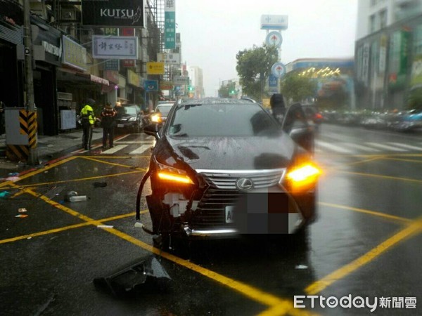 ▲葉姓工廠小開涉嫌酒駕駕車追撞黃姓車騎士，造成機車嚴重毀損，黃男一度失去心跳，經送醫急救恢復心跳，目前住院觀察，有生命危險。（圖／記者林悅翻攝，下同）