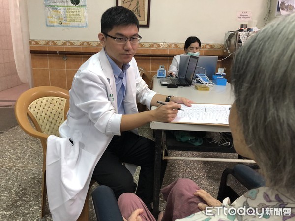 ▲▼頭暈站不穩記憶力減退缺鈣，小心罹患失智症。（圖／記者唐詠絮攝）