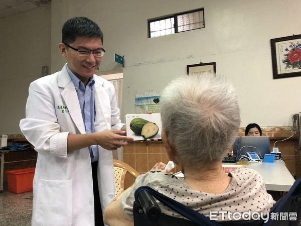 ▲▼頭暈站不穩記憶力減退缺鈣，小心罹患失智症。（圖／記者唐詠絮攝）