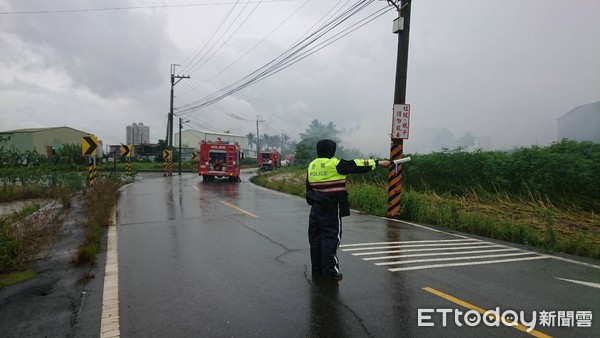 ▲▼高雄岡山為隨路驚傳火警。（圖／翻攝畫面）