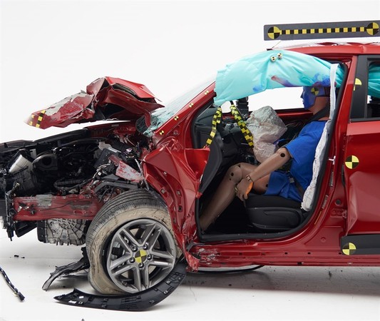 Hyundai Kona二度挑戰美國撞擊測試大成功　最安全跨界小SUV當之無愧（圖／IIHS）