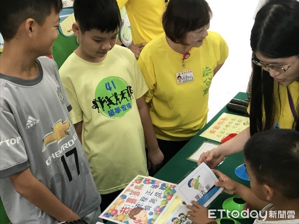 ▲▼今天開學！公館國小用闖關遊戲迎接小一新生。（圖／記者崔至雲攝）