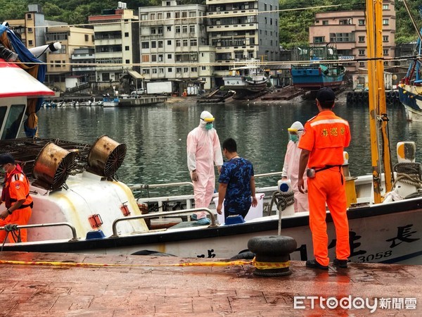 ▲ 非洲豬瘟疫情仍持續延燒 海巡強化執檢漁商港。（圖／記者郭世賢翻攝）