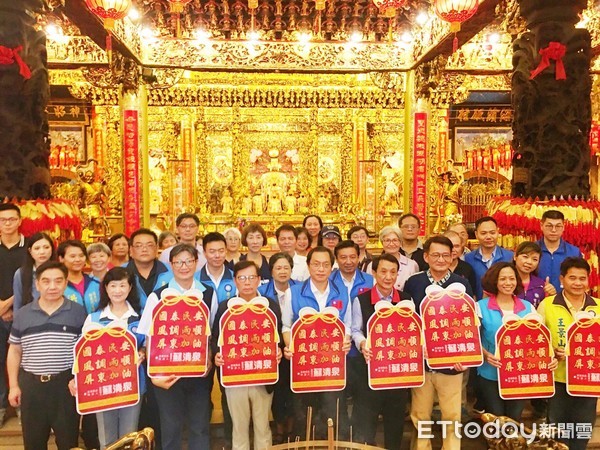 ▲國民黨屏東縣長參選人蘇清泉登記。（圖／記者陳崑福翻攝）