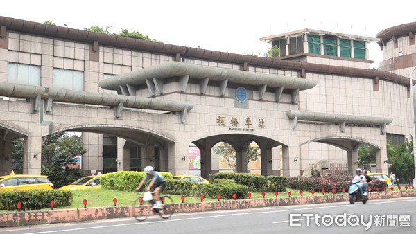 ▲板橋車站,板橋火車站,四鐵共構。（圖／記者謝婷婷攝）