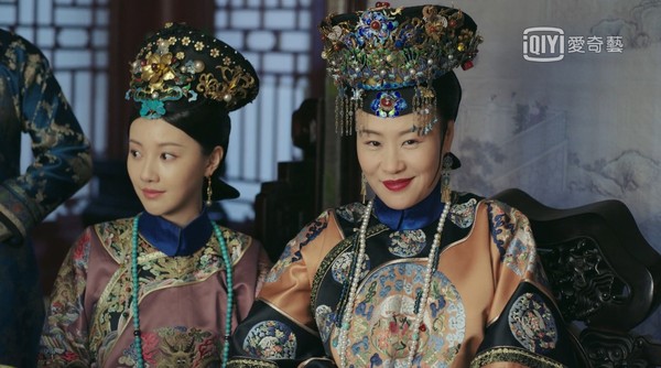 ▲▼王鶴潤（左）演恆媞公主，在《延禧》演昭華公主。（圖／翻攝自《台灣愛奇藝》）