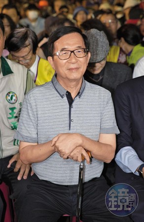 柯文哲曾是陳水扁民間醫療小組召集人。