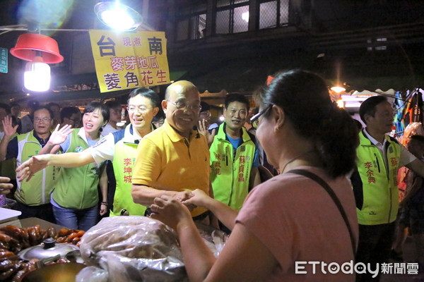 ▲▼蘇貞昌赴蘆洲得勝街夜市掃街             。（圖／記者歐昶廷攝）