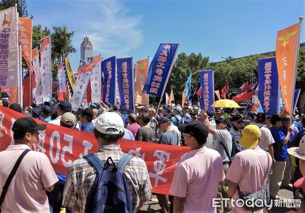 ▲八百壯士協會期望大法官秉憲法精神、行政中立做出軍改違憲解釋。