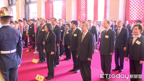 ▲▼ 20180903蔡英文主持「中華民國107年秋祭忠烈殉職人員典禮」典禮結束嘟嘴畫面。