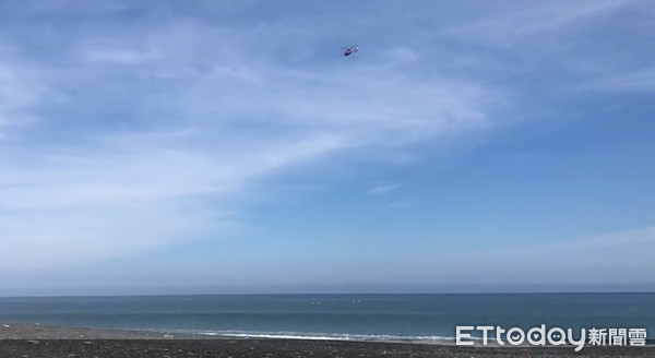 ▲▼陸、海、空4日持續搜尋在宜蘭南澳神秘海灘落海失蹤的沙灘車業者何興龍。（圖／記者游芳男翻攝，下同）