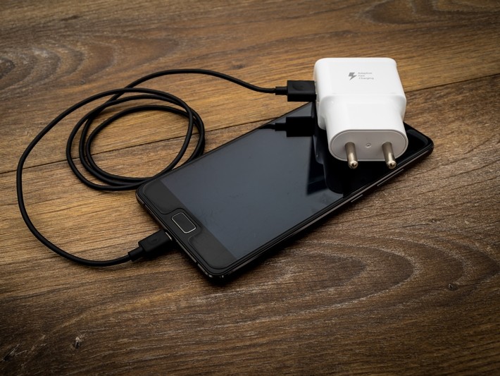 ▲▼地震,手機。（圖／免費圖庫pxhere）