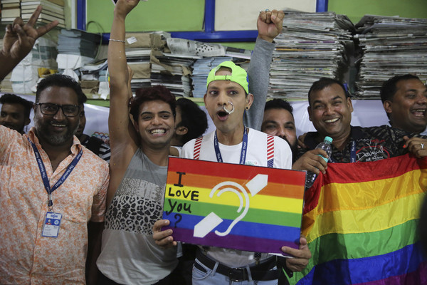 ▲▼ 印度最高法院6日推翻150年歷史的禁令，裁定同性性交無罪。（圖／達志影像／美聯社）