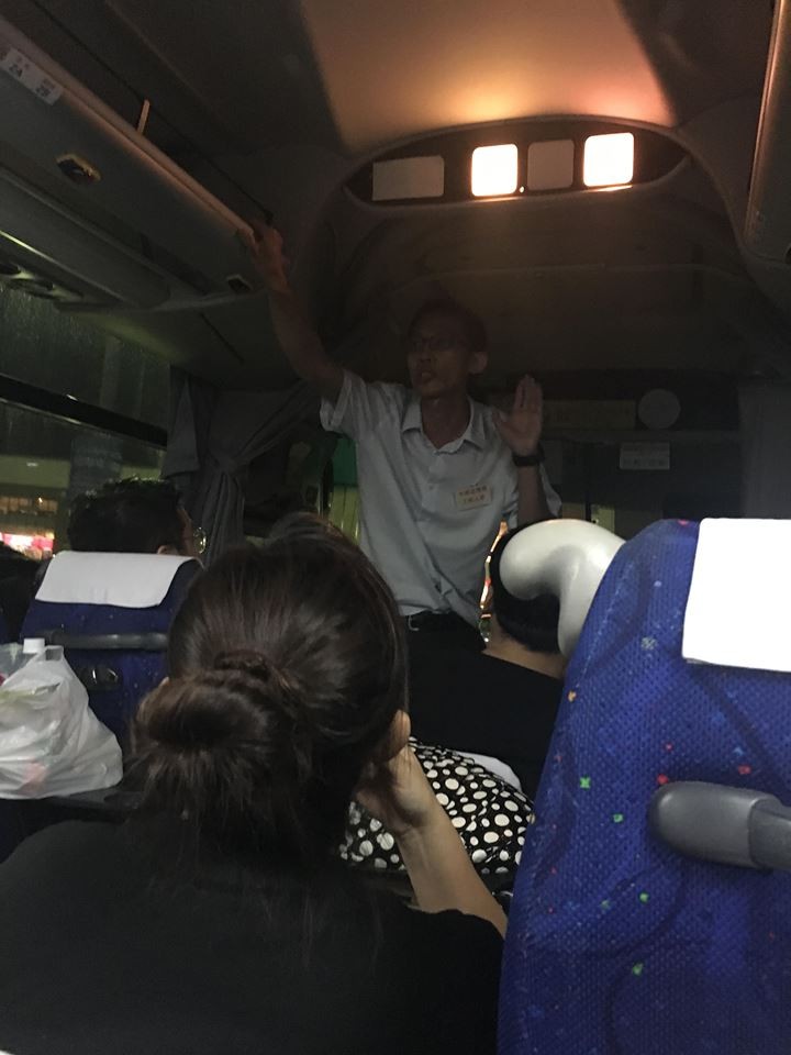 ▲▼受困台灣旅客搭陸專車。（圖／許姓網友提供）