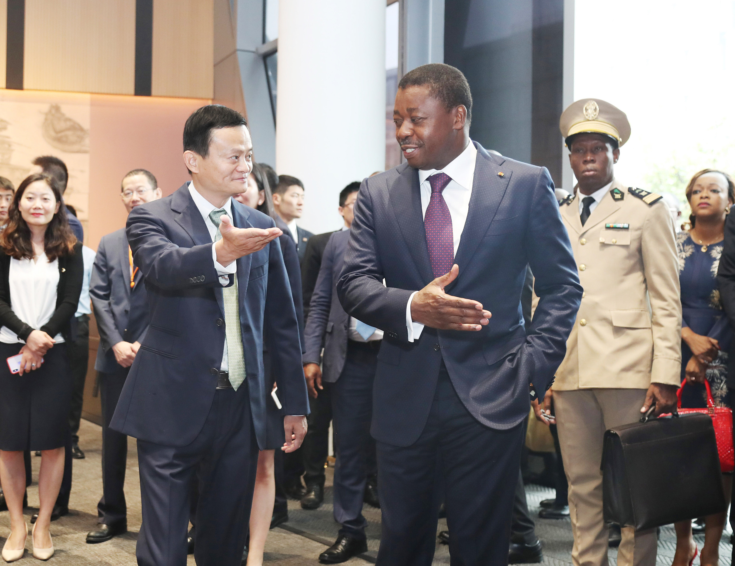 ▲▼中非峰會結束後，多哥總統帶著部長們到杭州參觀阿里巴巴總部。（圖／CFP）