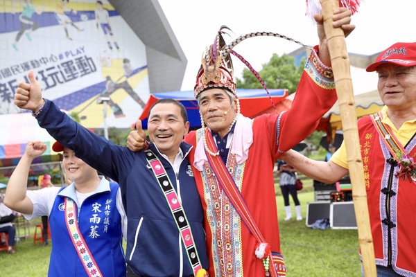 ▲▼侯友宜出席中和豐年祭，公布原住民政策            。（圖／侯友宜辦公室提供）