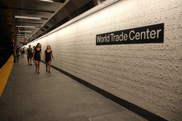 ▲▼ 在「911」恐怖攻擊事件中，因被嚴重毀壞而關閉的曼哈頓下城世貿中心科特蘭站（WTC Cortlandt），歷時17年重新開放。（圖／達志影像／美聯社）