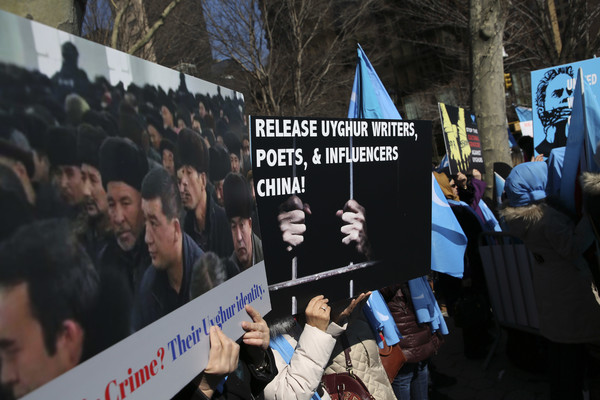 ▲▼ 國際輿論近來批評中國大陸在新疆擴大再教育營、拘禁大批維吾爾族人和其他少數民族的穆斯林。（圖／達志影像／美聯社）