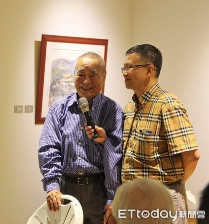▲90歲畫家尤明春，持續用畫筆紀錄旅行。             （圖／記者陳崑福翻攝）