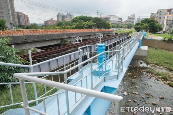 ▲桃林鐵路增設專用送水幹管，供水改善工程通水啟用。（圖／桃園市政府提供）