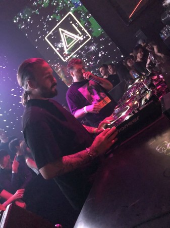 ▲▼Steve Angello、Ingrosso在Ultra第一天晚上的After Party合體。（圖／翻攝自Spunite斯邦奈臉書）