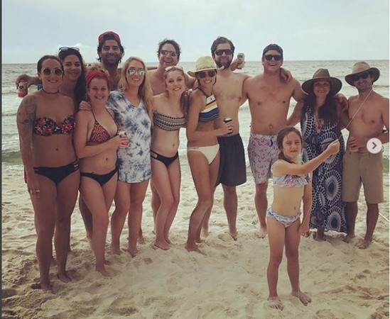 ▲▼ Instagram,#hurrication。（圖／翻攝自Instagram）