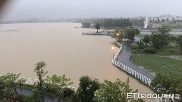 ▲▼高雄市郊的美濃湖為美濃地區農民灌溉水資源重地，目前水位低，農民擔心灌溉成問題。（圖／記者宋德威攝，下同）