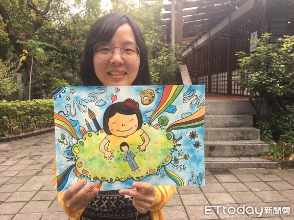 ▲唇顎裂害她「大小鼻孔」　她卻當作個人品牌創立粉絲團。（圖／記者嚴云岑攝）