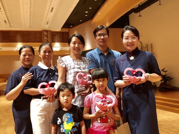 ▲▼9月15日為 2018年「世界骨髓捐贈者日」，慈濟骨髓幹細胞中心於15及16日，在台灣各地啟動宣導活動，各地都出現民眾熱情響應及滿滿的「『髓』緣有愛」感人善效應! （圖／慈濟基金會提供）