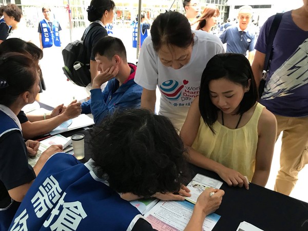 ▲▼9月15日為 2018年「世界骨髓捐贈者日」，慈濟骨髓幹細胞中心於15及16日，在台灣各地啟動宣導活動，各地都出現民眾熱情響應及滿滿的「『髓』緣有愛」感人善效應! （圖／慈濟基金會提供）