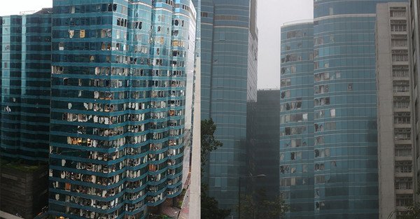 ▲香港辦公大樓玻璃破碎。（圖／翻攝自臉書）