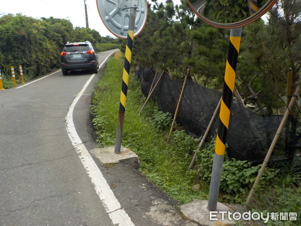 ▲ 金山區示範道路重新刨鋪 地主慨捐土地拓寬。（圖／記者郭世賢翻攝）