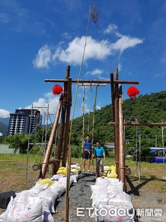 ▲▼蘇澳盪鞦韆踢鈴鐺活動，歡迎好手拿獎金。（圖／記者游芳男翻攝，下同）