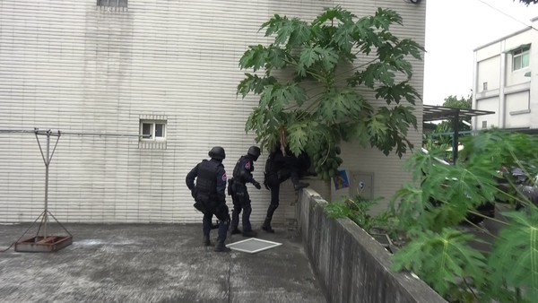 ▲▼員林警方局偵破跨海假投資真詐騙集團。（圖／記者唐詠絮翻攝）