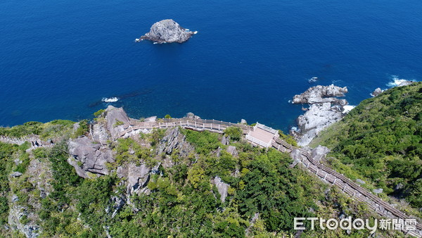 ▲「基隆嶼登大人」成年禮 首度引領學子登島攻頂。（圖／記者郭世賢翻攝）