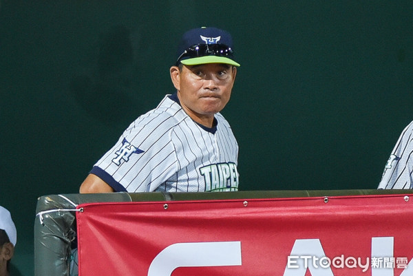 ▲海峽兩岸城市棒球交流賽，台北興富發總教練呂明賜。（圖／記者林敬旻攝）