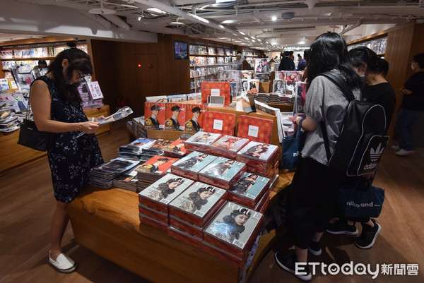 ▲▼誠品南西試營運,誠品書店,雜誌區。（圖／記者李毓康攝）