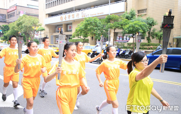 ▲ 基隆林副市長迎接全運會聖火 勉勵選手再創佳績。（圖／記者郭世賢翻攝）