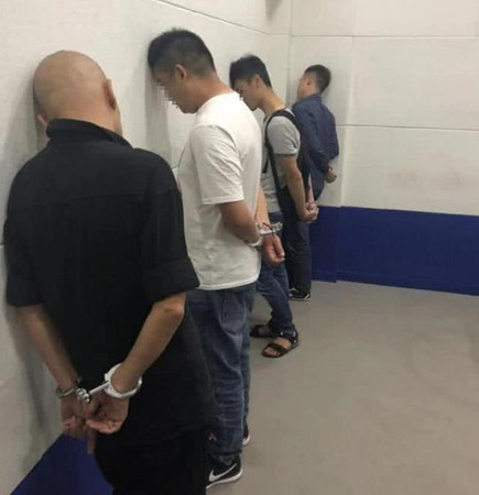 ▲遂寧警方在演唱會上逮捕10餘名嫌犯。（圖／翻攝自微博）