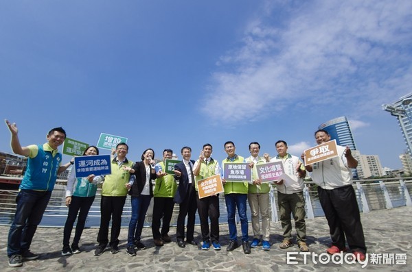 ▲民進黨台南市長參選人黃偉哲，偕同競總發言人邱莉莉至台南運河旁召開記者會，力推運「河珍珠計畫」。（圖／黃偉哲提供，下同）