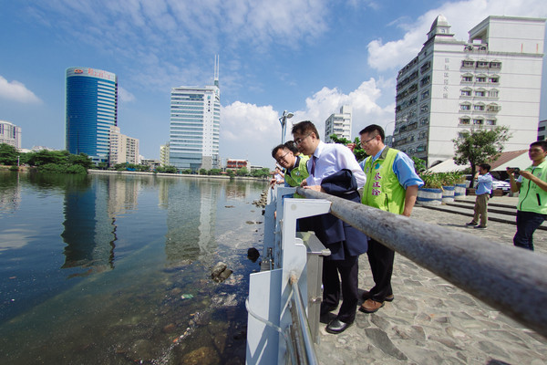 ▲台南運河再現榮光，黃偉哲保留魚市場推「運河珍珠」計畫 。（圖／黃偉哲辦公室提供）