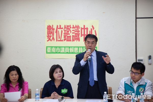 ▲台南市長參選人黃偉哲等人，共同提出以科技建警的新治安政策，建構區域鑑識中心。（圖／黃偉哲提供，下同）