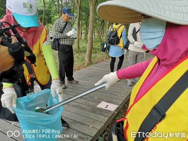 ▲▼防堵登革熱，溪州公園封閉30天，百人現場大作戰滅蚊。（圖／記者唐詠絮攝，以下同）