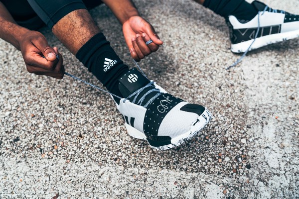 ▲.adidas攜手NBA MVP球星James Harden，推出第三代個人簽名鞋款Harden Vol.3。（圖／品牌提供）