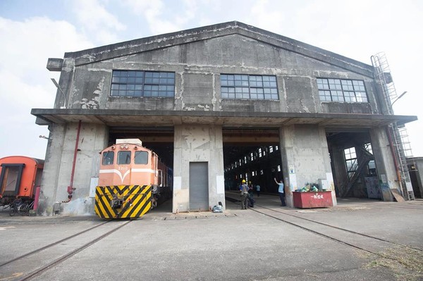 ▲▼台鐵高雄百年臨港線開出末班車，隨高雄鐵路地下化將通車啟用走入歷史。（圖／台鐵提供）