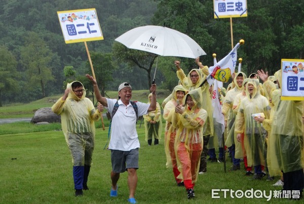 ▲▼私立中道中學在宜蘭武荖坑風景區舉辦「敬師暨迎新活動」，讓所有人有個難忘的教師節。（圖／記者游芳男翻攝，下同）