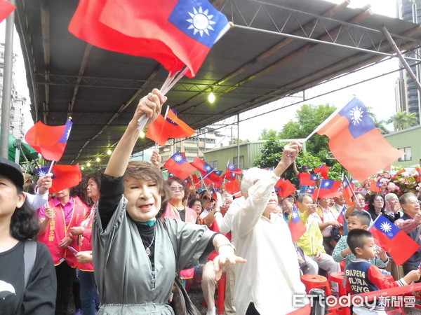 ▲馬英九郝龍斌溫子苓出席丁守中北投後援會成立。（圖／記者賴于榛攝）