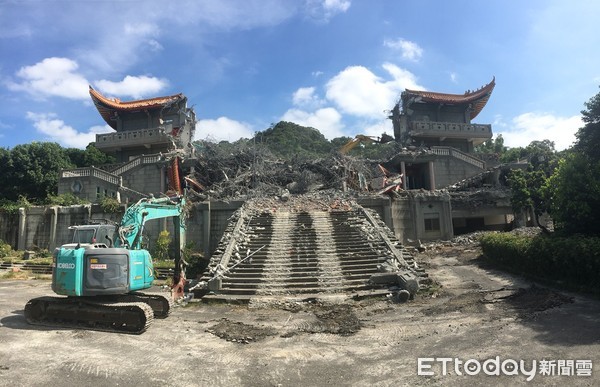 ▲▼29日碧雲禪寺已經拆除過半。（圖／記者唐詠絮翻攝）