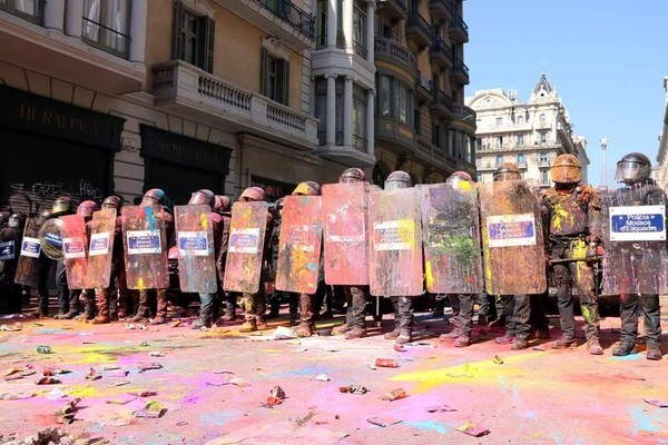 ▲▼加泰隆尼亞分離分子與警察再度發生衝突。（圖／取自粉絲專頁CATALONIA IS NOT SPAIN）